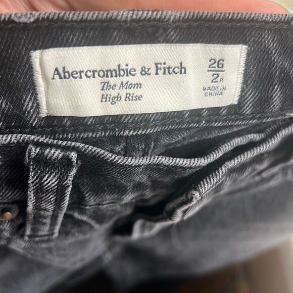✨Abercrombie & Fitch High Rise Mom Black Sz 26/2 Jeans✨ - Picture 10 of 11